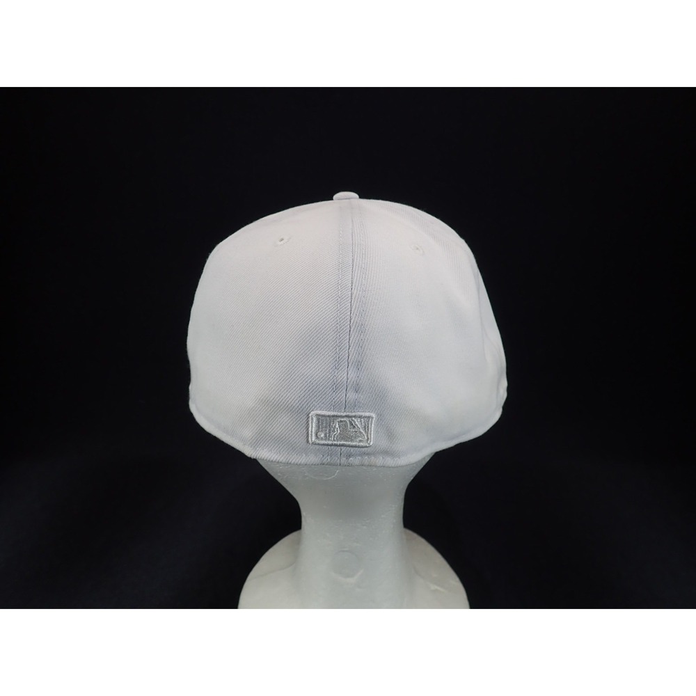 New Era 59FIFTY Boston Red Sox Hat White Out Fitted Size 7 1/2 MLB Baseball Cap - Picture 4 of 9